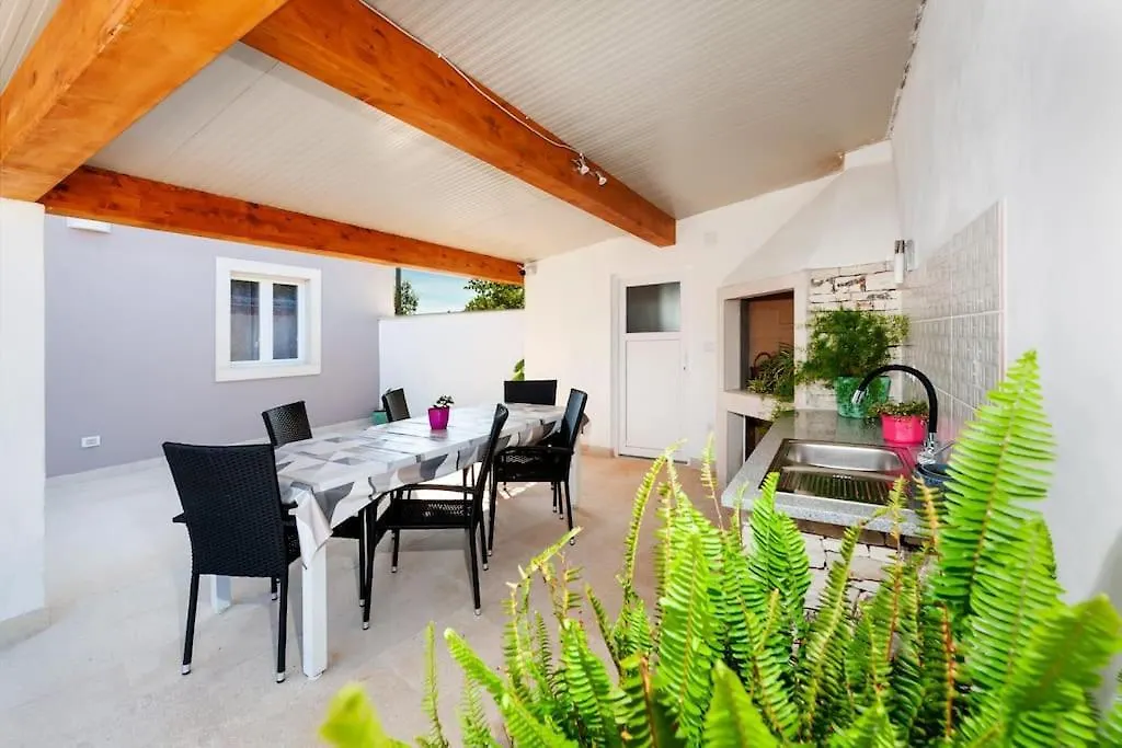 Villa Nina Zminj, Istrien 0*, Žminj